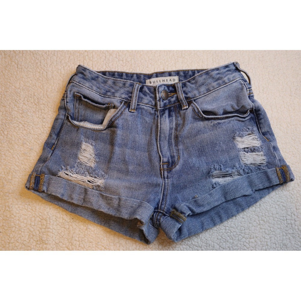 Bullhead Denim Co Womens High Rise Distressed Cuffed Denim Shorts Light Wash 24